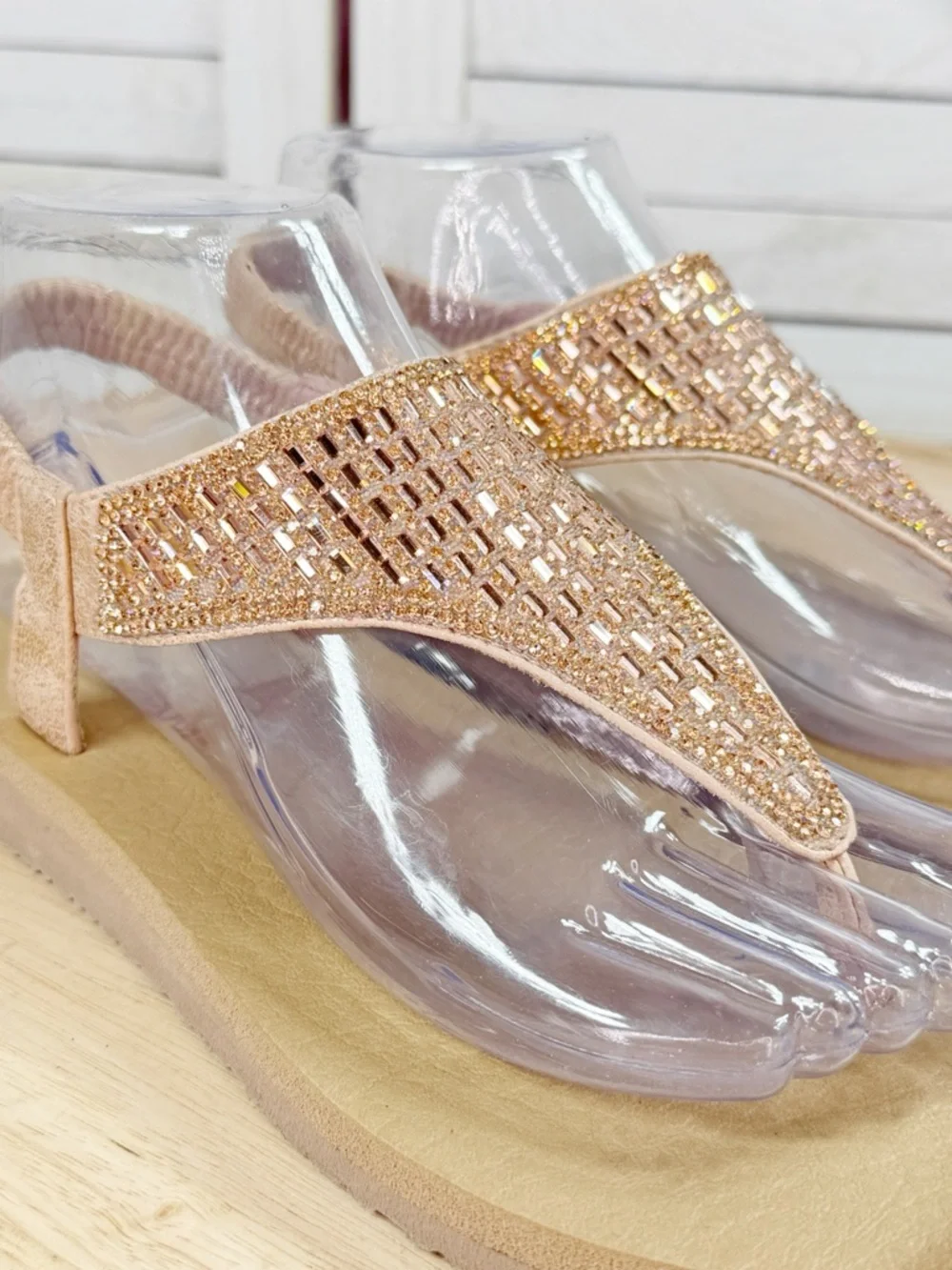 Skechers Meditation Rock Crown Rhinestone Thong Sandals Rose Gold‎ Metallic 8